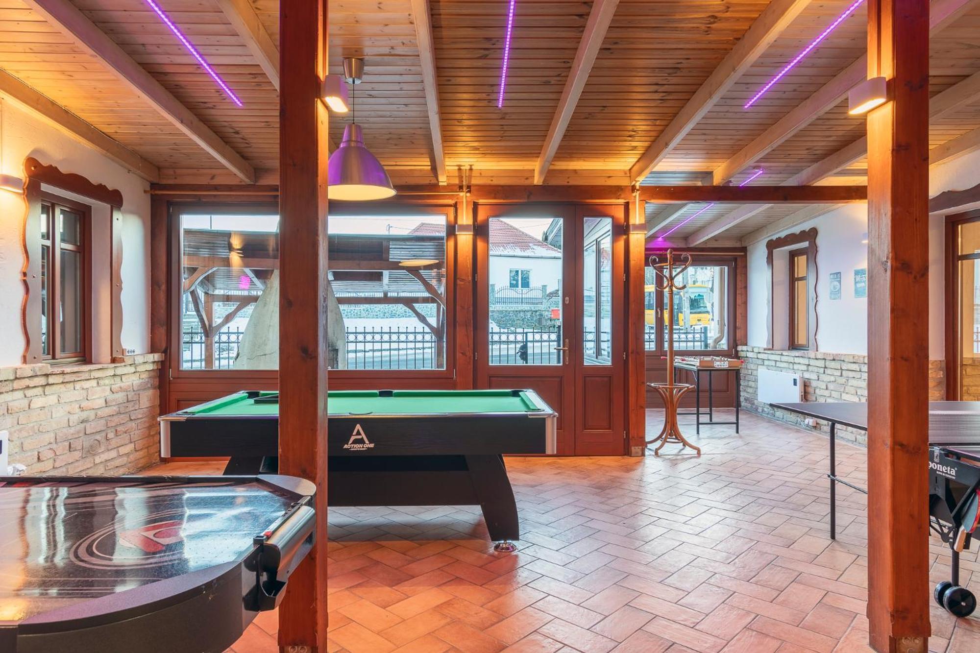 ホテル Feel Good House Notincs エクステリア 写真