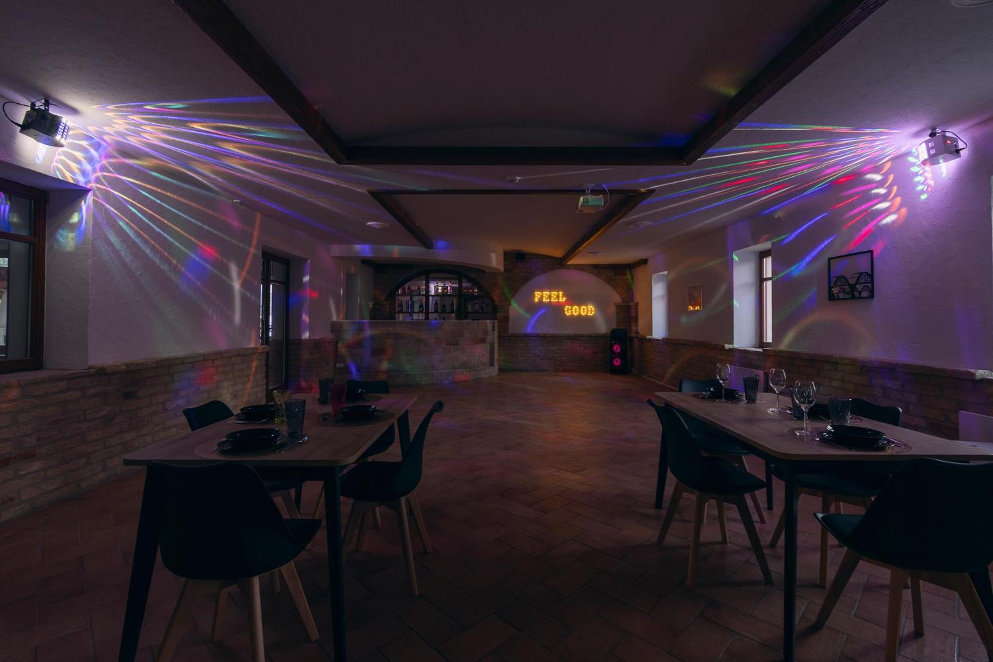 ホテル Feel Good House Notincs エクステリア 写真