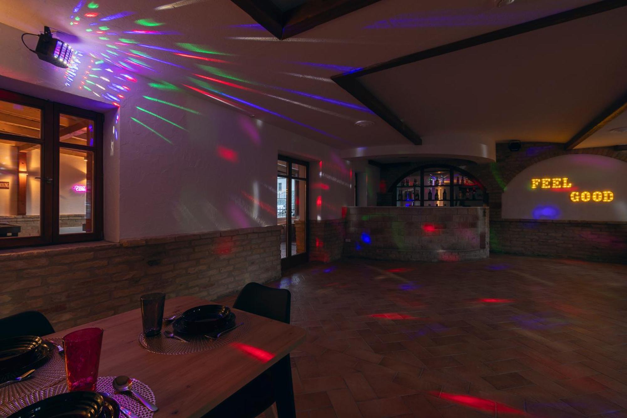 ホテル Feel Good House Notincs エクステリア 写真